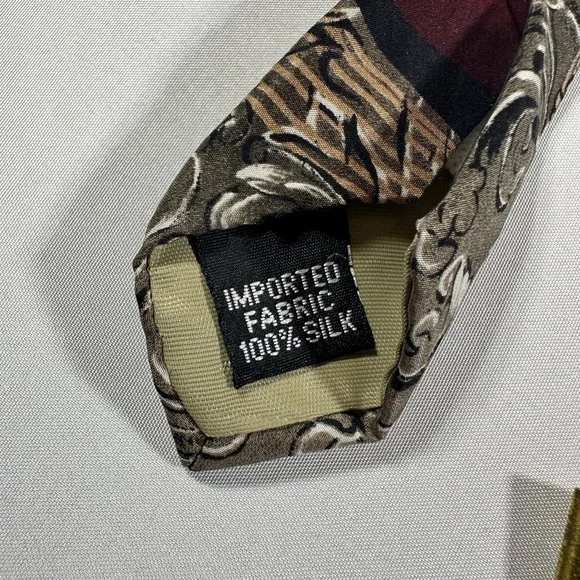 Men’s Van Heusen Silk Necktie​​ - Picture 4 of 6